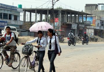 तराईमा ३९ डिग्री नाघ्यो तापक्रम, कोहलपुरका विद्यालयमा तीन दिन बिदा
