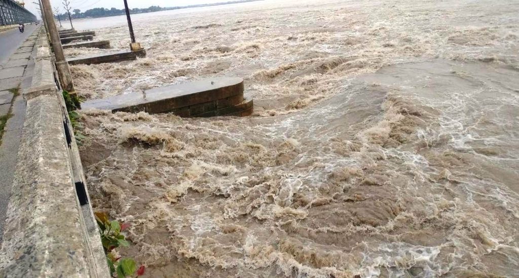 सप्तकोशी नदीमा जलवहाव उच्च : ५६ ढोका खोलियो, तटीय क्षेत्रमा सतर्कता रहन आग्रह