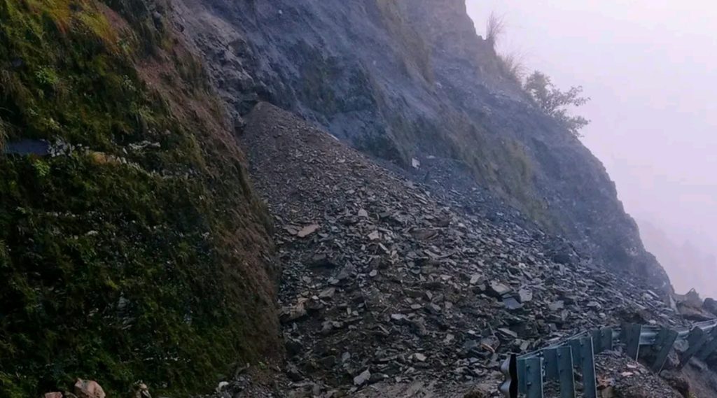 आज यी सडक छन् पूर्ण अवरुद्ध (सूचीसहित)
