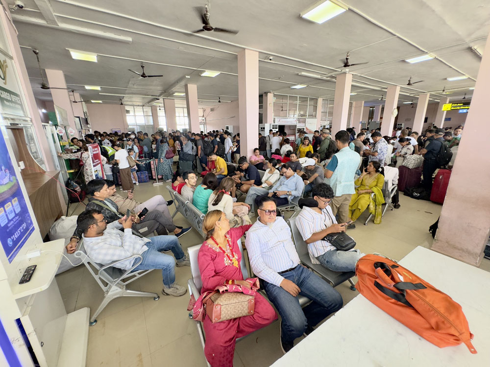 भैरहवाबाट एक सय ५७ जनाको हवाई उद्दार