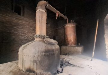 मुस्ताङमा रसिलो स्याउको ब्रान्डी बनाउने सरकारी उद्योग बन्द