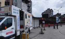 आकस्मिक बजार अनुगमन : बानेश्वरमा अखाद्य ‘रोज वाटर’ नष्ट,२२ थरी तरकारीको विषादी परीक्षण