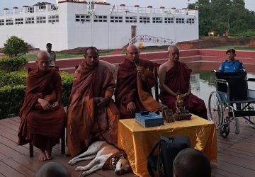 ‘वाक फर पिस’ अभियान : ‘अलोका’ कुकुरसहितको भिक्षु टोली लुम्बिनीमा