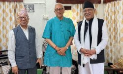 शेखर कोइरालालाई भेट्न निवासमै पुगे दाहाल र नेपाल