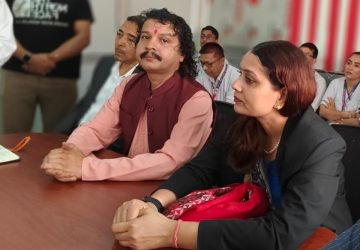 मन्त्री मेहताद्वारा बकुलहर रत्ननगर अस्पतालको निरीक्षण