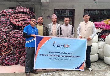 सिटिजन लाइफद्वारा विपद् प्रभावित ५७ परिवारलाई सिरक तथा डसना वितरण